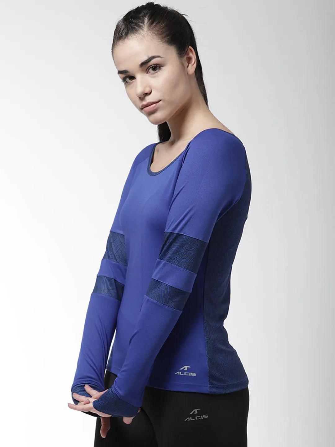 Alcis Women Blue Black Printed Boat Neck Running T-shirt