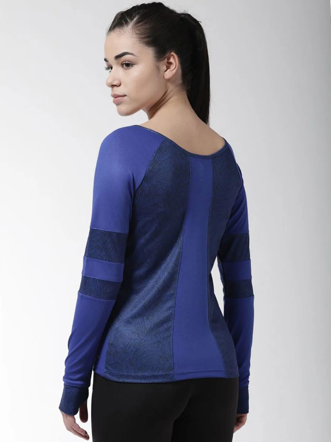 Alcis Women Blue Black Printed Boat Neck Running T-shirt