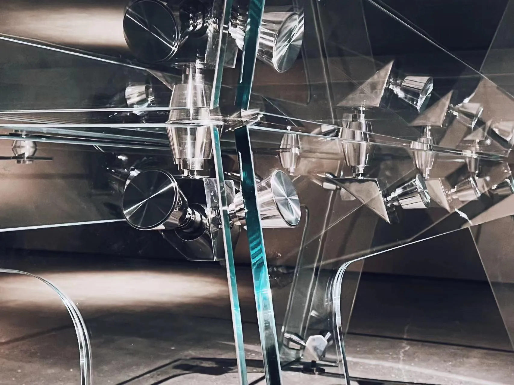 Berlin Glass Table Tennis Table