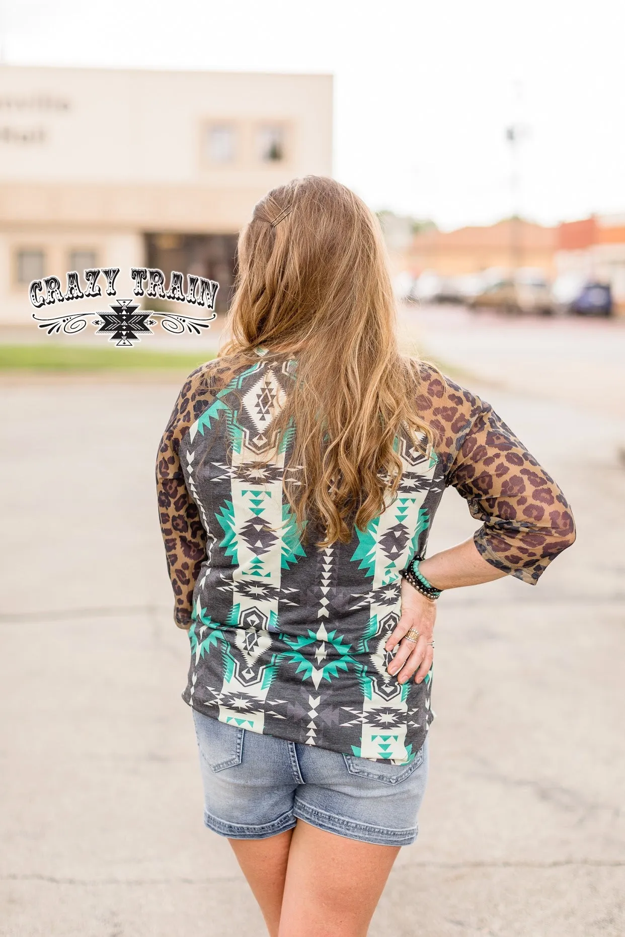 GIDDY WILD MESH RAGLAN