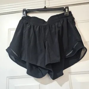 Lululemon Hotty Hot Low Rise shorts with tag size 10 Black