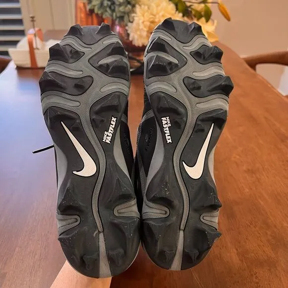 Men's Nike Alpha Menace 3 Shark Football Cleats CV0582-010. Size 7.5