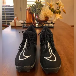 Men's Nike Alpha Menace 3 Shark Football Cleats CV0582-010. Size 7.5