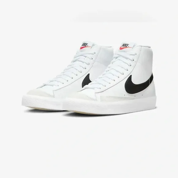 Nike Blazer Mid '77 size 5.5