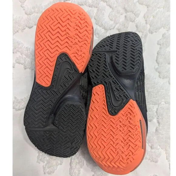 Nike Boys' Lebron Witness 6 Black and Orange Size 4.5Y
