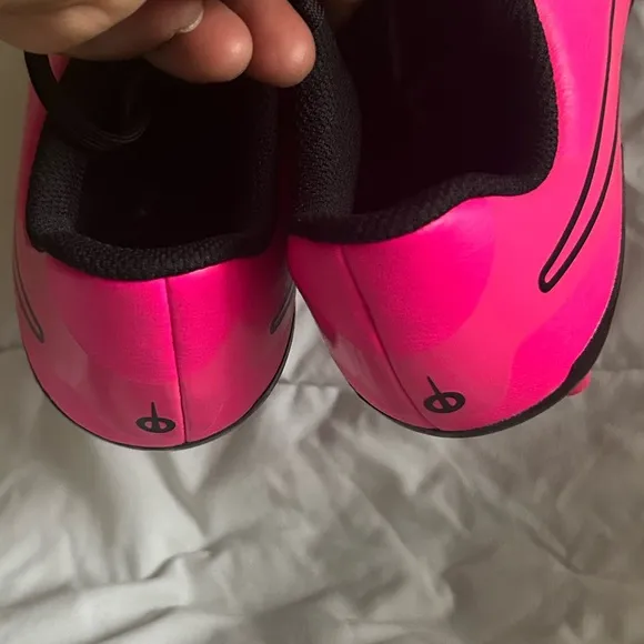 Nike Jr. legend 10 club soccer cleats size 4Y