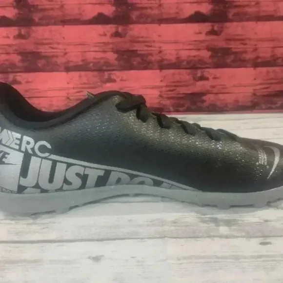 Nike Jr. MERCURIAL VAPOR 13 TF Youth  sz 6