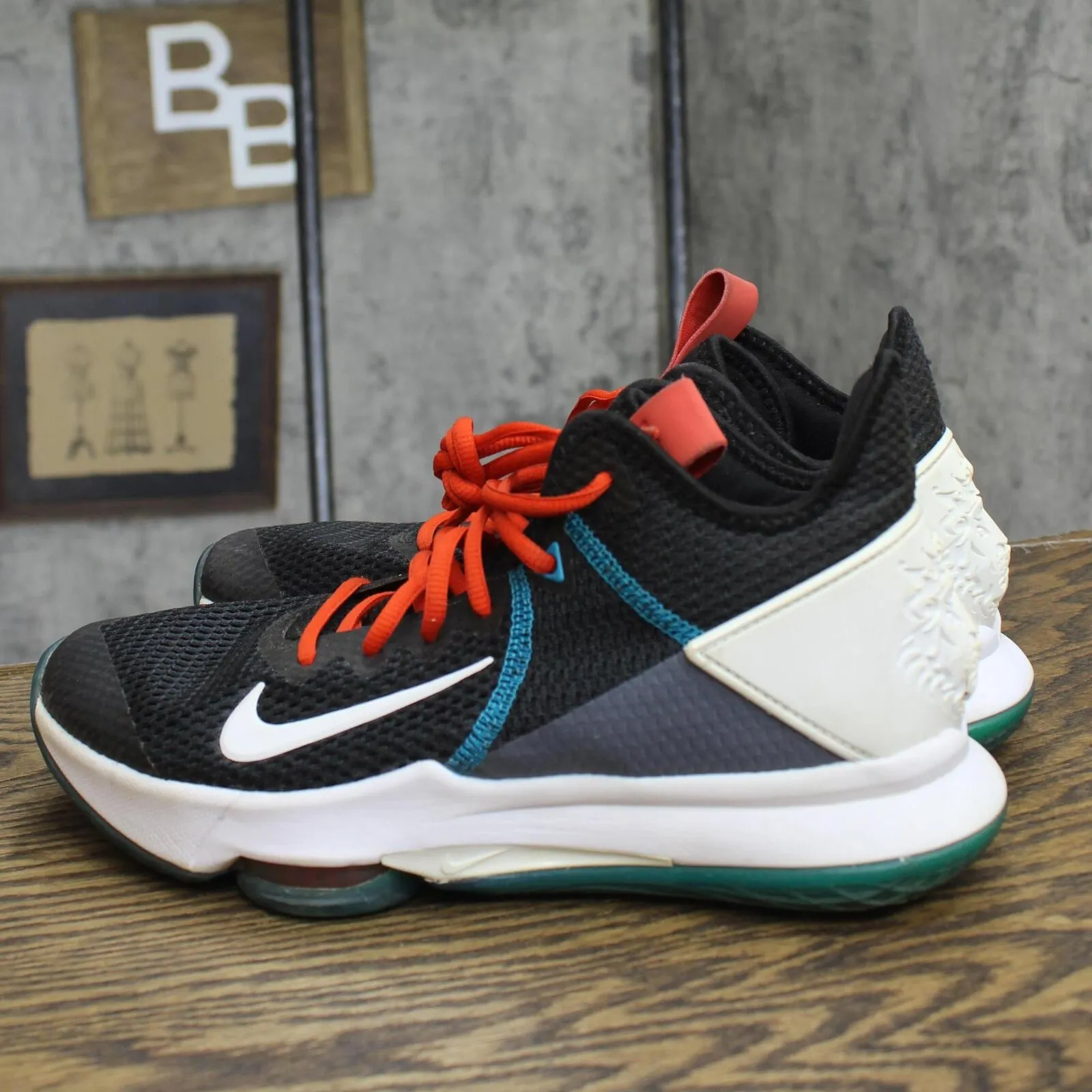 Nike Mens LeBron Witness 4 IV Low Top Basketball Sneakers Black Multi8.5