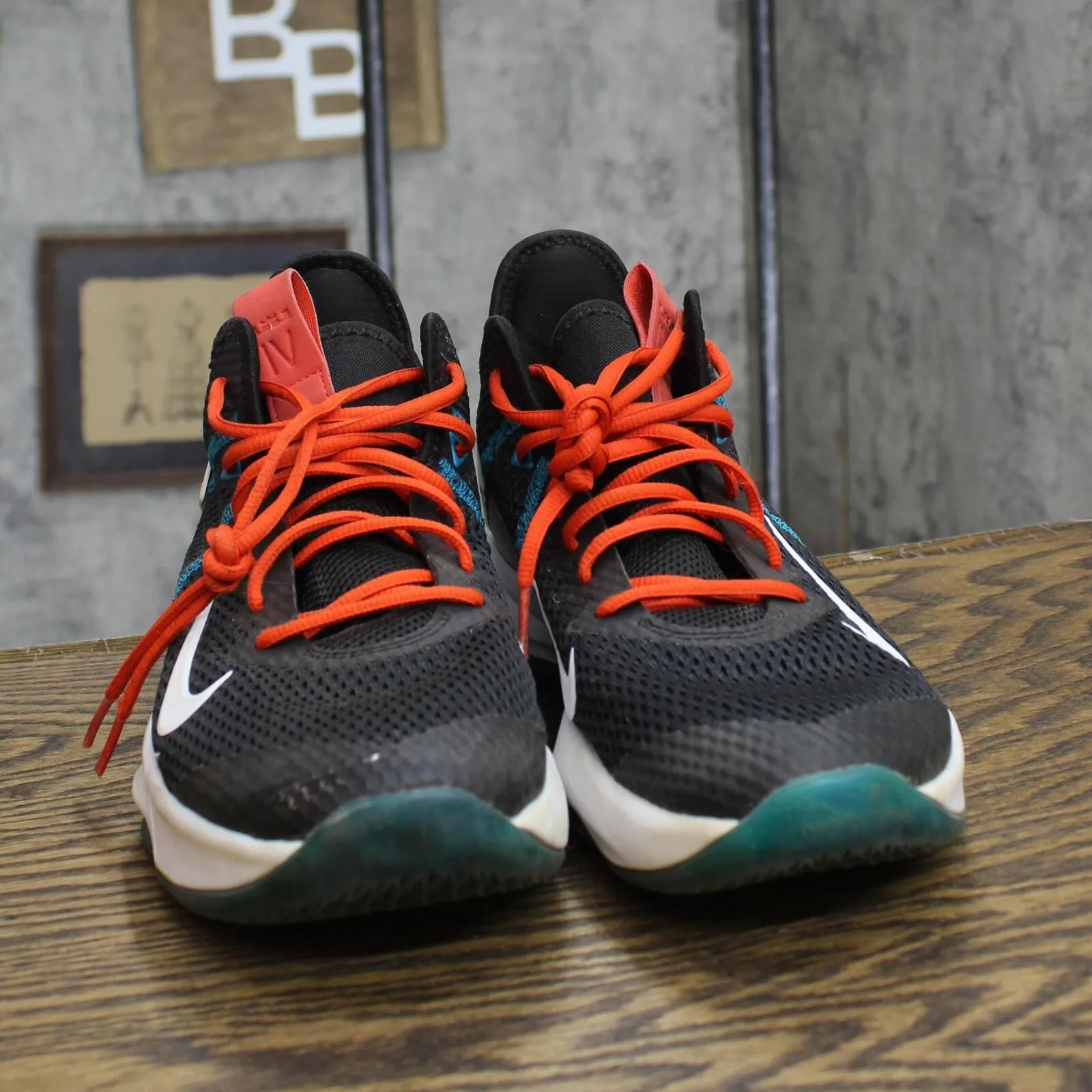 Nike Mens LeBron Witness 4 IV Low Top Basketball Sneakers Black Multi8.5