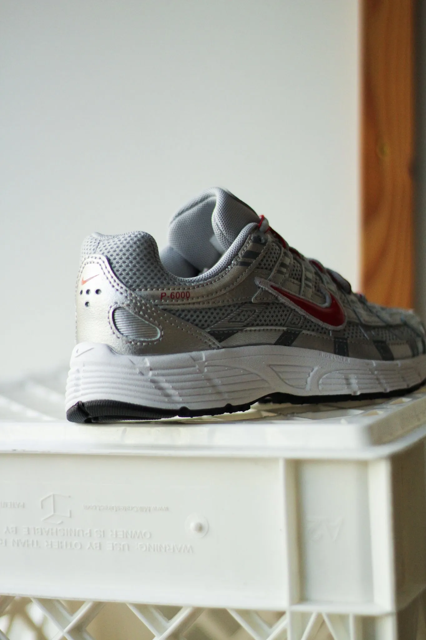 NIKE P-6000 (GS) "METALLIC SILVER/GYM RED-FLT SILVER"