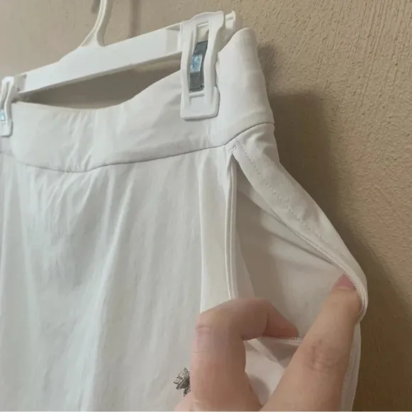 Outdoor Voices Hudson 4&quot; Skort Skirt in White Size Medium