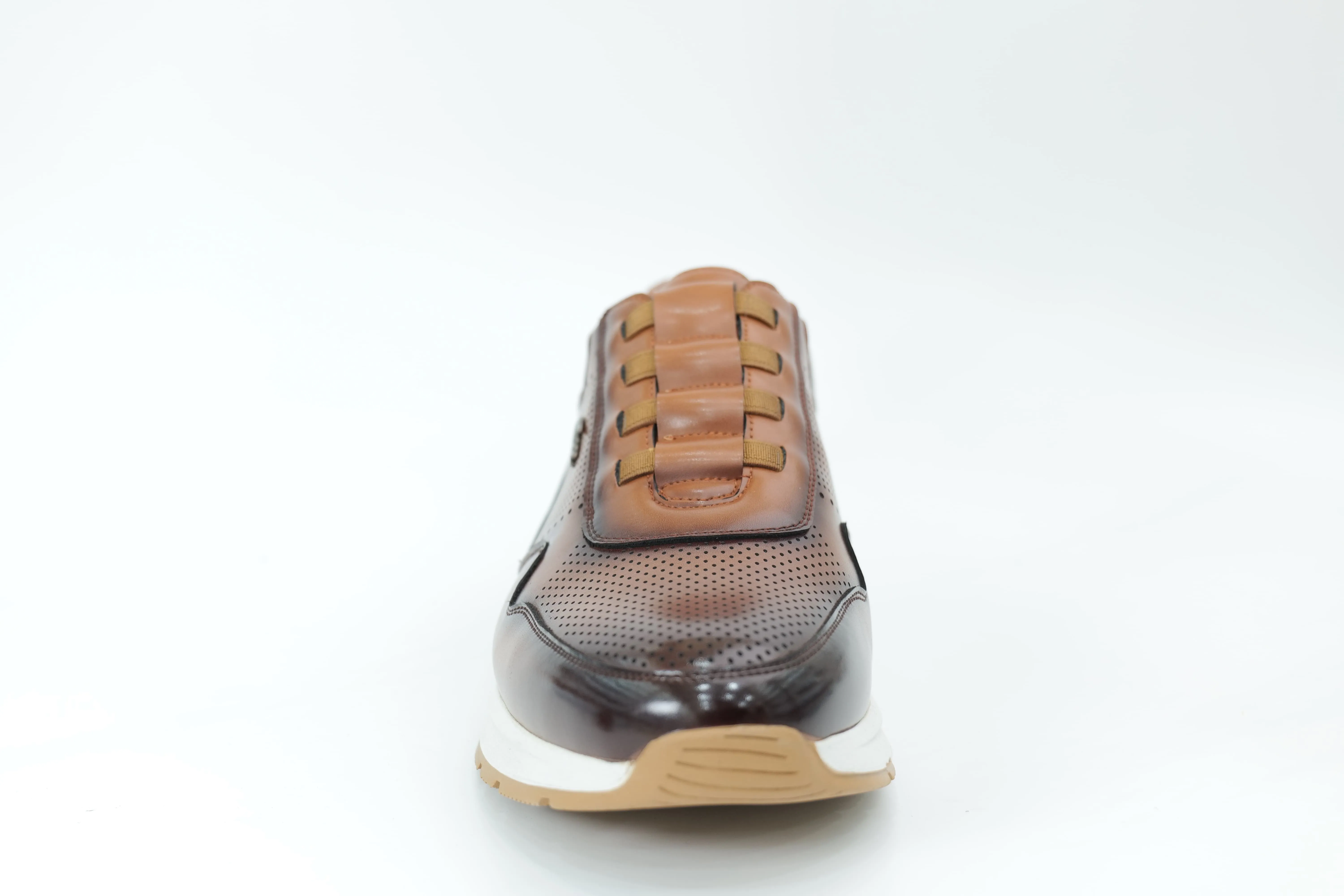 Sports shoes