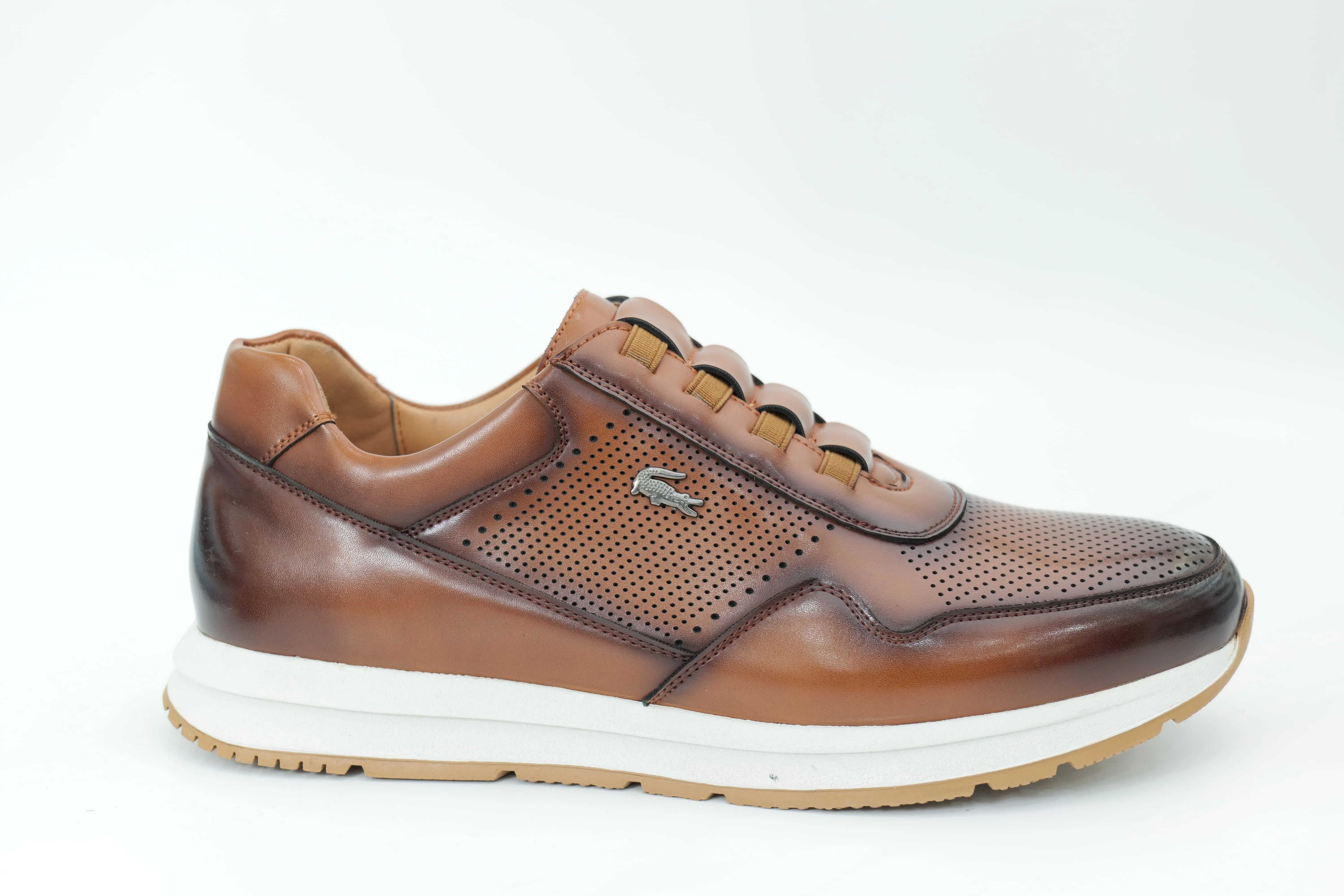 Sports shoes