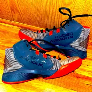 Under Armour Micro G Torch shoes 7 boy’s basketball mid top mesh gray orange EUC