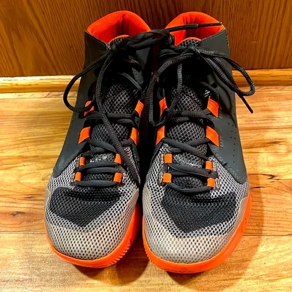 Under Armour Micro G Torch shoes 7 boy’s basketball mid top mesh gray orange EUC